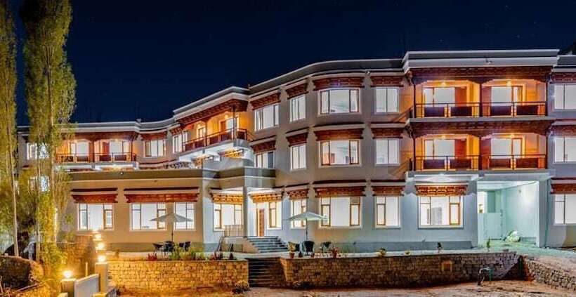 Отель Karma Residency