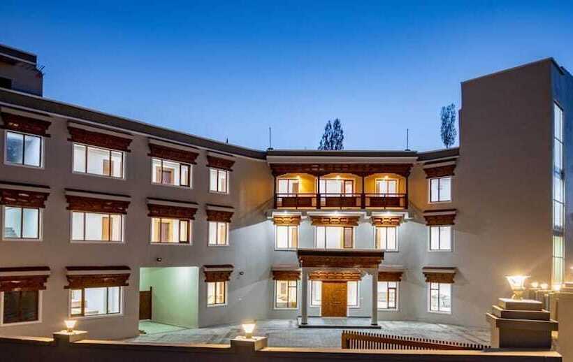 Отель Karma Residency