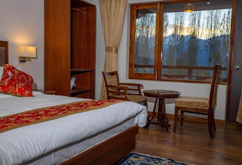 Отель Karma Residency