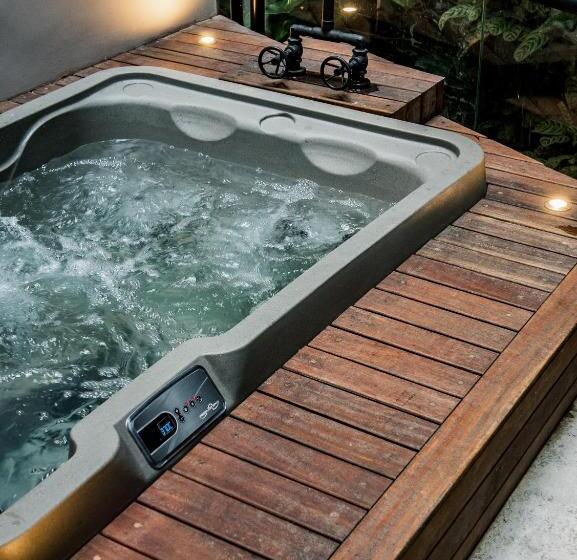 هتل The Somos Bold