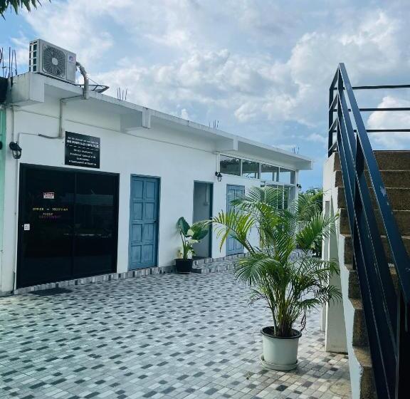 هتل White Seaview Residence