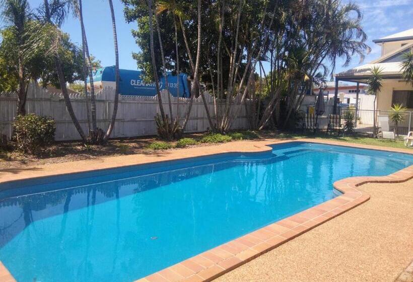 فندق على الطريق Bargara Beach Motor Inn Budget Accommodation Pet Friendly On Application