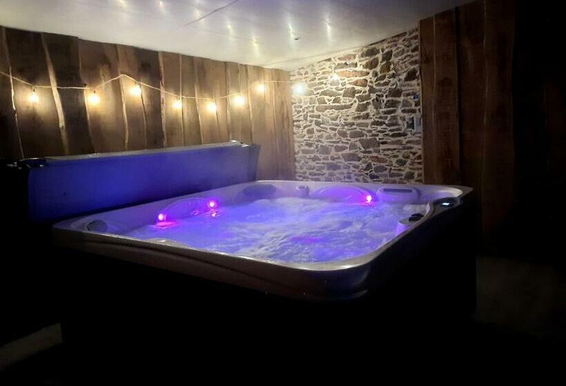 פנסיון A La Mémoire De Merlin