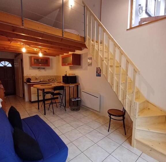 Пансион Guesthome La Petite Salette
