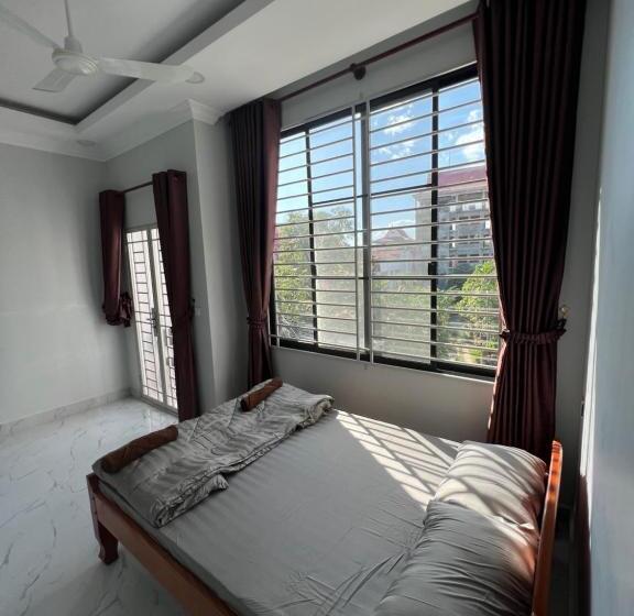 پانسیون Moonshine Guesthouse