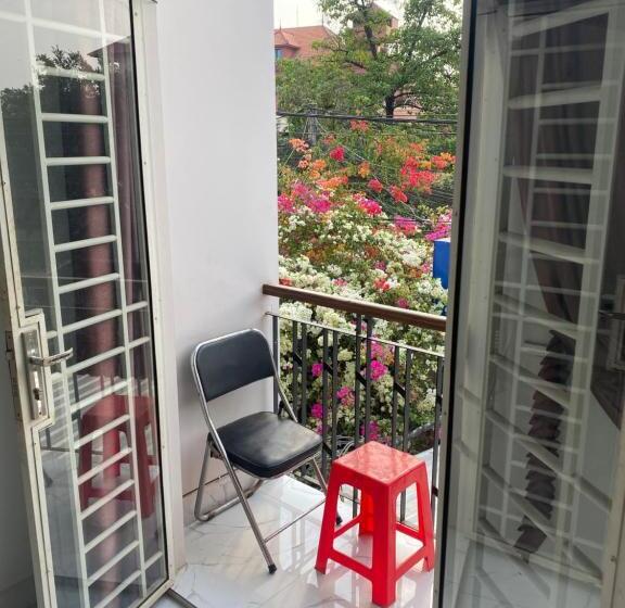 پانسیون Moonshine Guesthouse