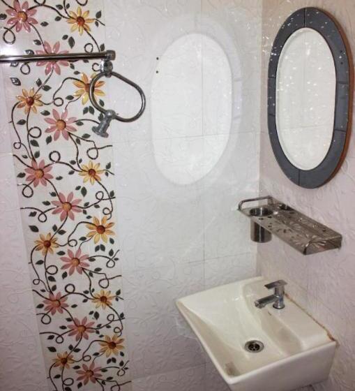 بنسيون Regina Residency Inn