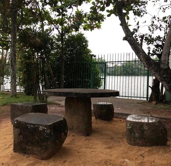 酒店 Amani Lake Resort