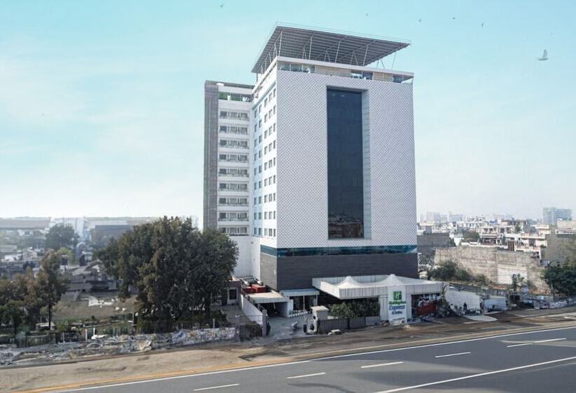 هتل Holiday Inn Express & Suites Jaipur Gopalpura