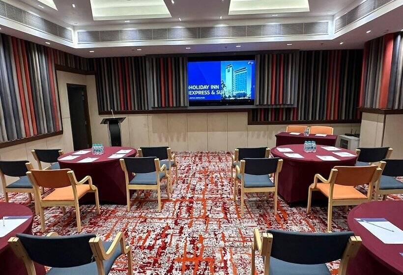 هتل Holiday Inn Express & Suites Jaipur Gopalpura