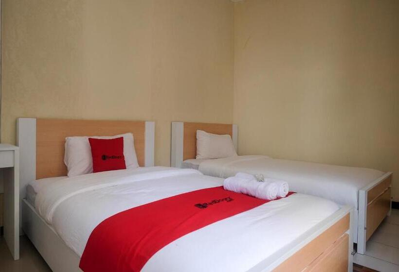 בית מלון כפרי Reddoorz Syariah Near Kampus Unsoed Purwokerto