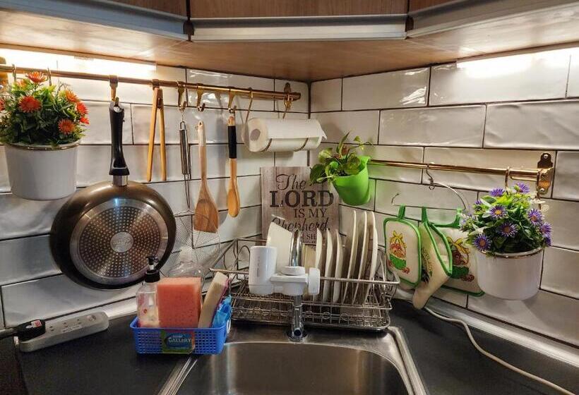 Lucky East Serin With Netflix Disneyplus Freecoffeetea & Recliner