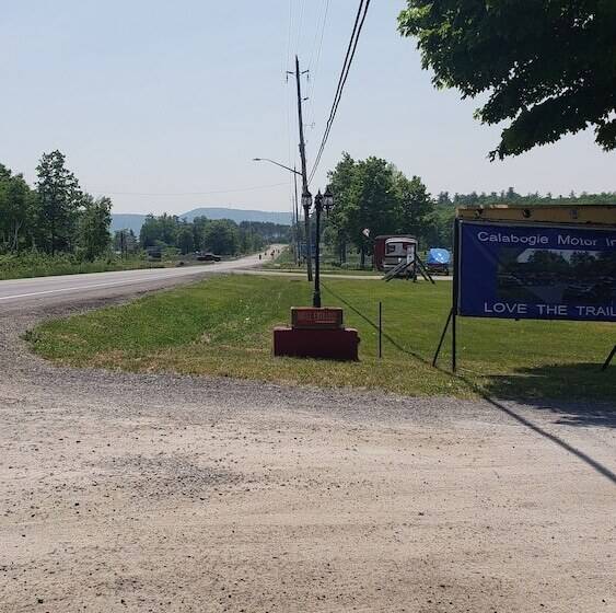 汽车旅馆  Calabogie Motor Inn