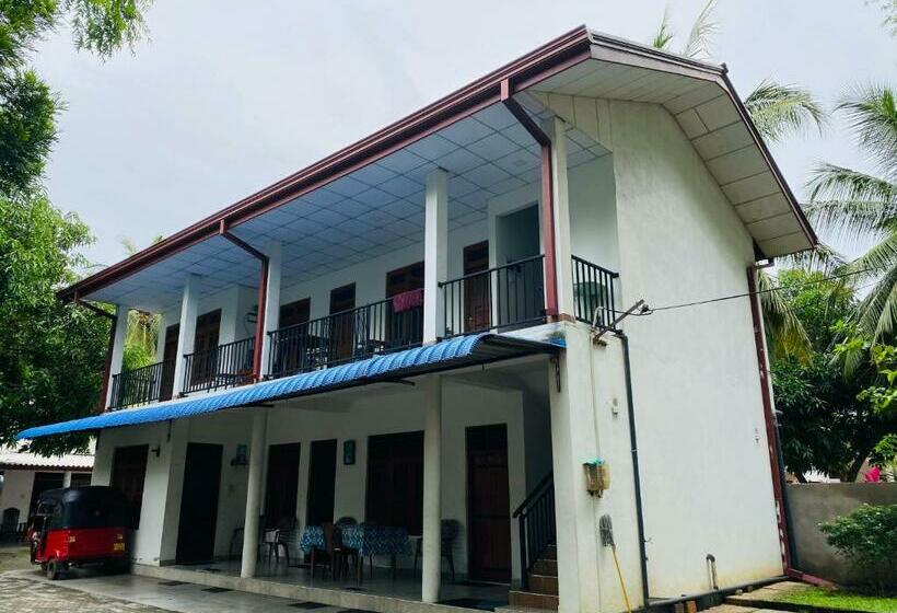 Пансион Akeesha Rest Kataragama