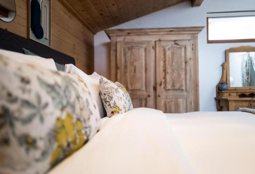 Pensão Chalet 4 Saisons Guesthouse