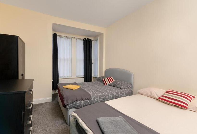 Pensão City Centre Large Luxury Rooms Free Parking