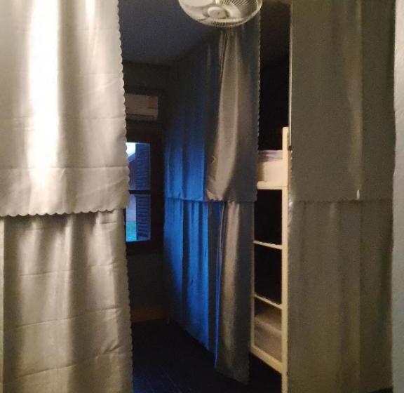 הוסטל Funny Riverside Backpackers