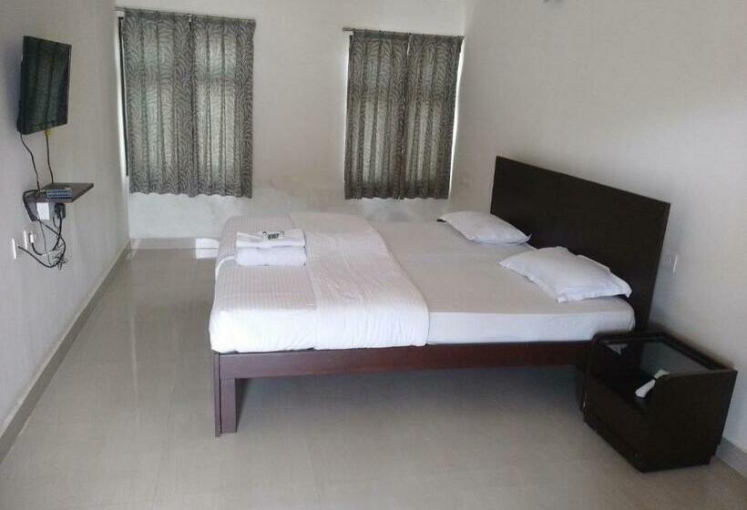 Отель Grand Daswal B&b