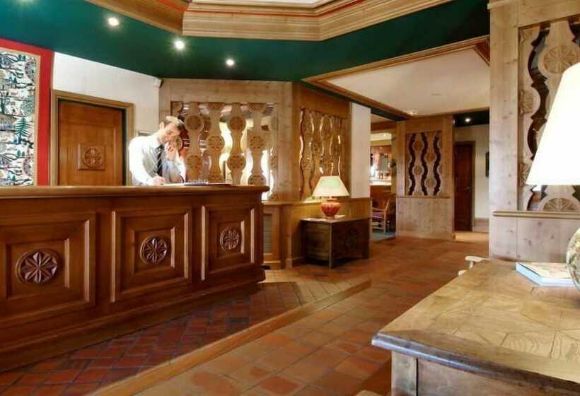 Отель Hôtel Alba