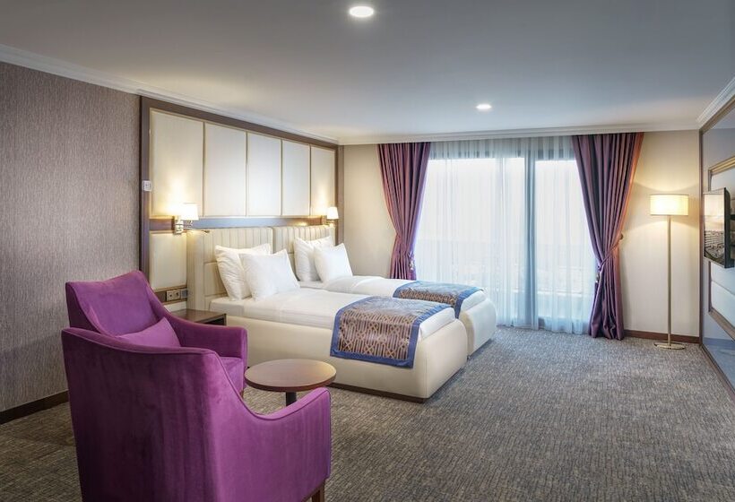 هتل Ramada Plaza By Wyndham Silivri