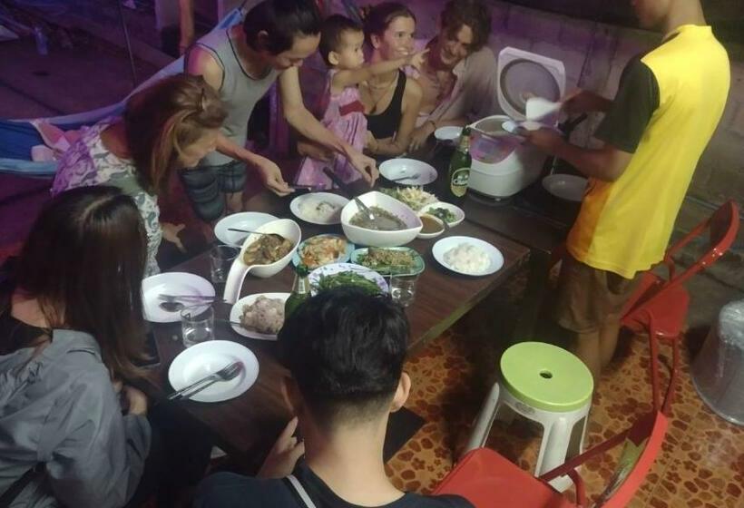 هاستل Mae Sot Commune