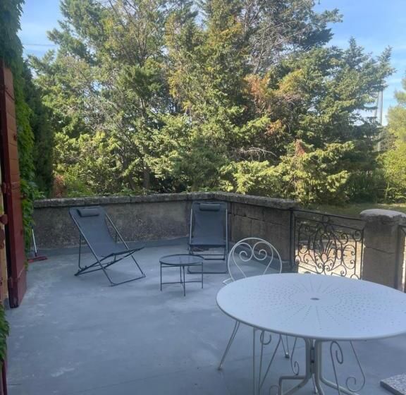 تختخواب و صبحانه Suite Le Quervalat Dans Magnifique Bastide 18eme
