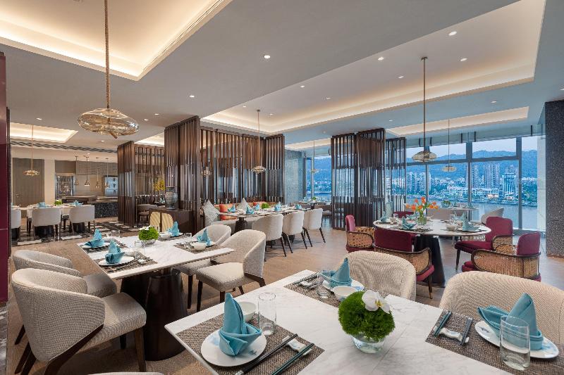 Отель Crowne Plaza Ya An