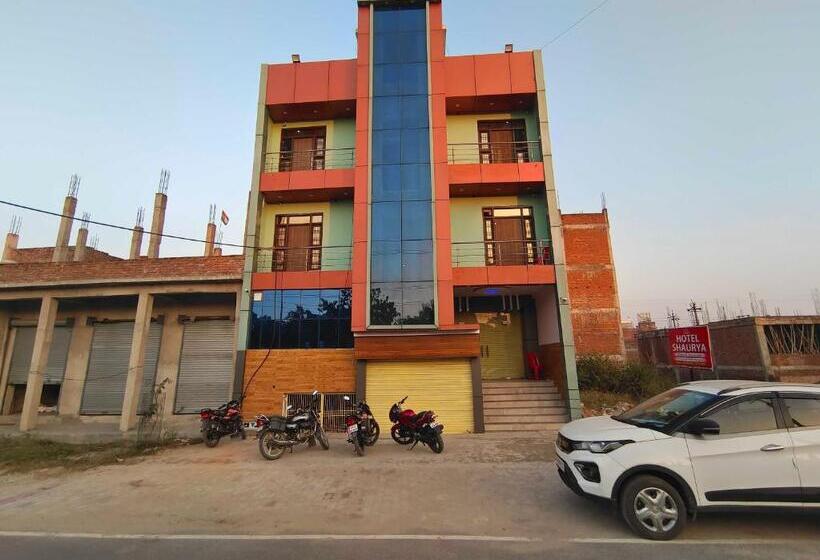 ホテル Oyo 70355  Shaurya
