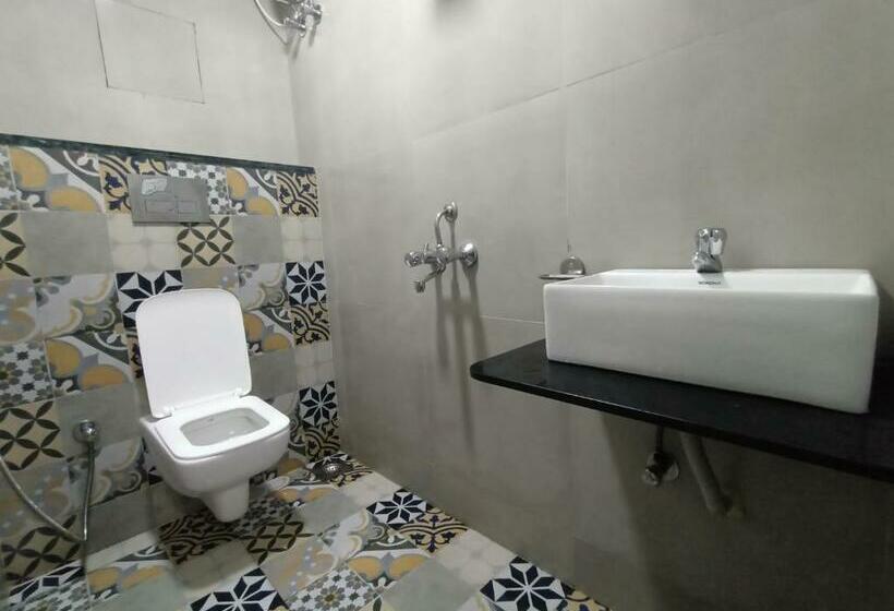 Hotel Sunshine Lodging Powai S