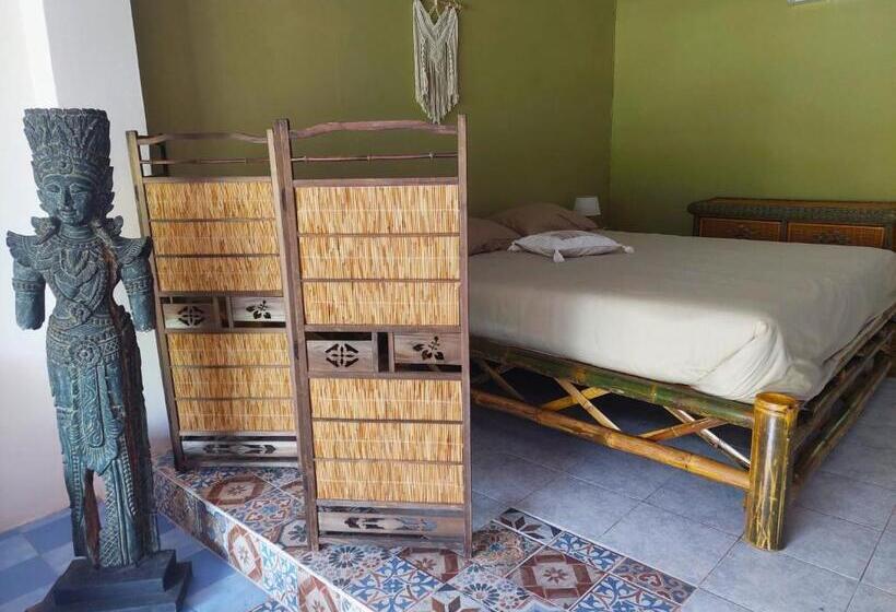 پانسیون Baan Sikhao Yanui