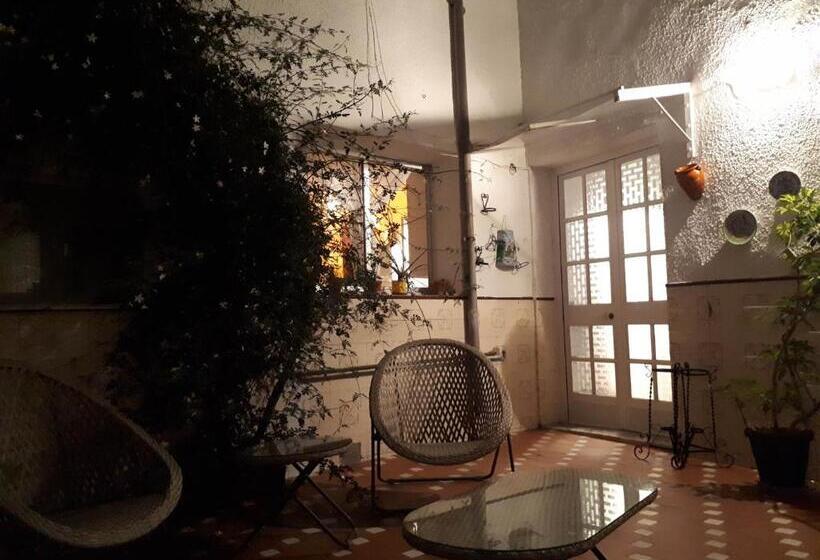پانسیون The Jasmine House
