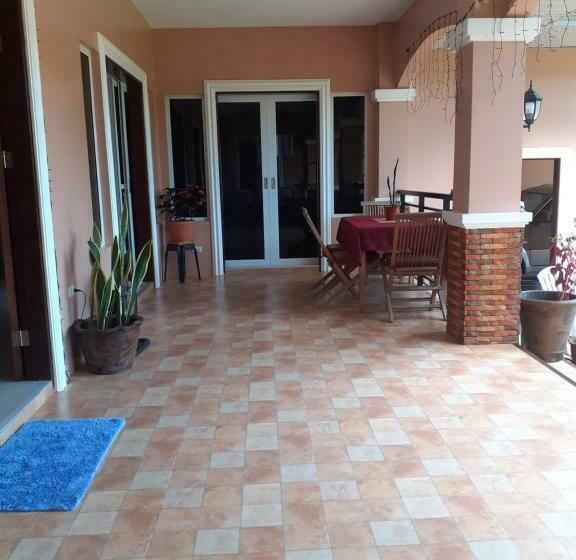 ペンション Villa Estela Guesthouse