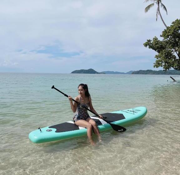 استراحتگاه Kohmak Homehug&beachclub