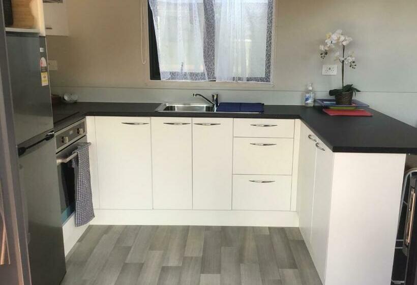 Bed and Breakfast Adorable 1 Bedroom Guesthouse With A Deck