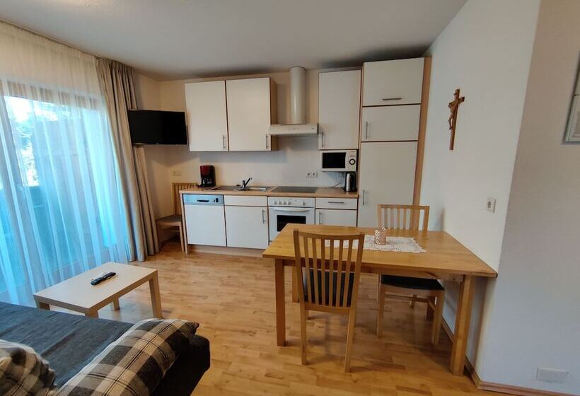 Bed and Breakfast Beautiful Residence Klementhof With Garden And A Seasonal Outdoor Pool