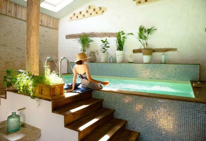 Bed and Breakfast La Suite Bien être, Piscine Intérieure Chaufée, Sauna & Spa Privés