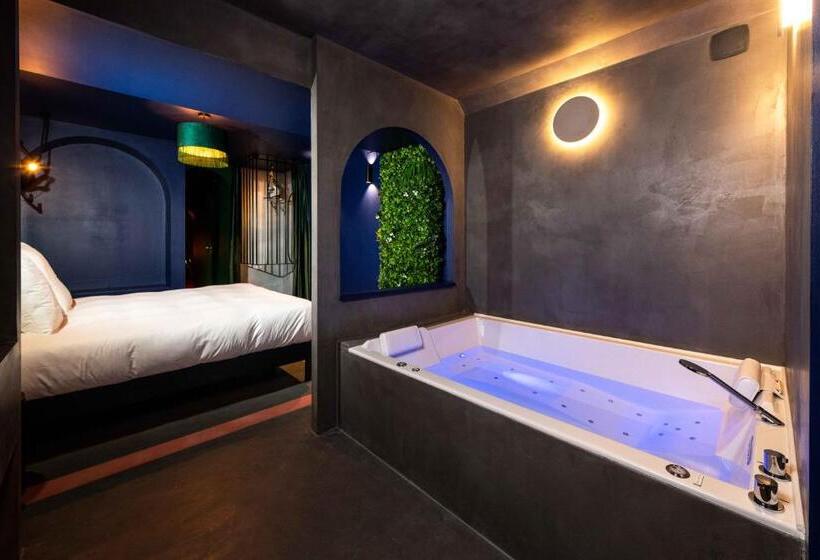 Отель Minamina, Chambre Avec Jacuzzi Privatif