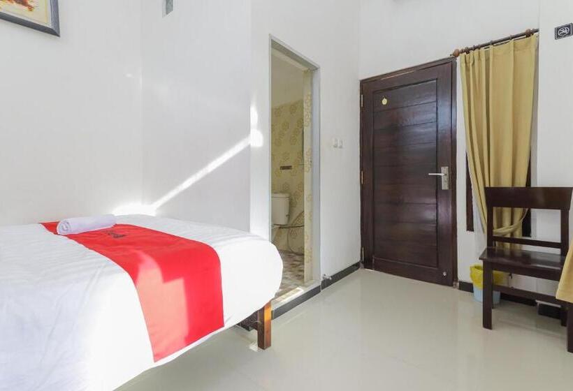 هتل Reddoorz Syariah Near Universitas Jember