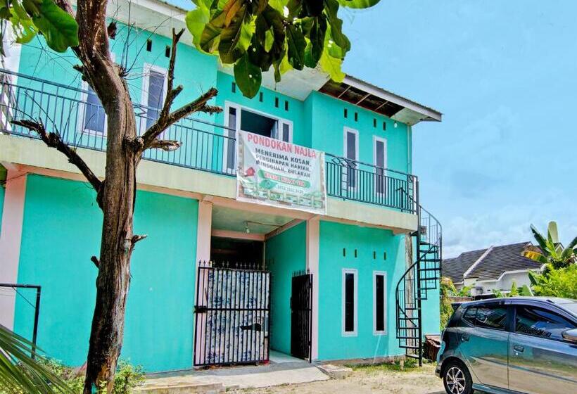 هتل Spot On 91918 Najla Guest House Syariah