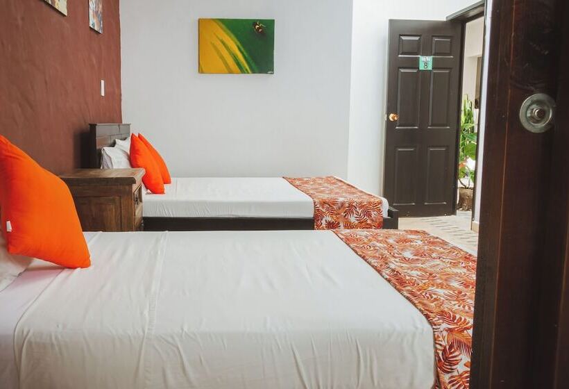 هتل Tuki Hostel & Lounge