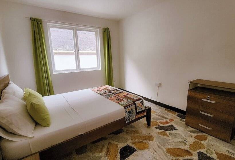 هتل Tuki Hostel & Lounge