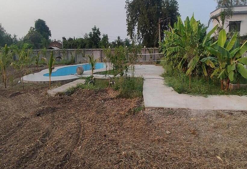 酒店 Vrundavan Resort, Narmada
