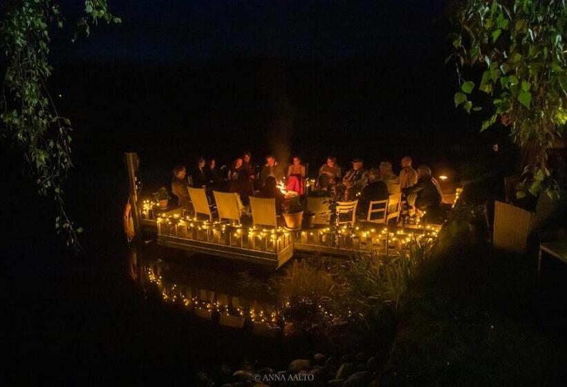 ホテル Ystävyyden Majatalo