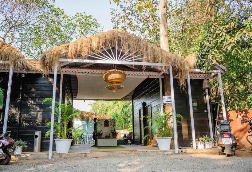 Kayaniv Resort