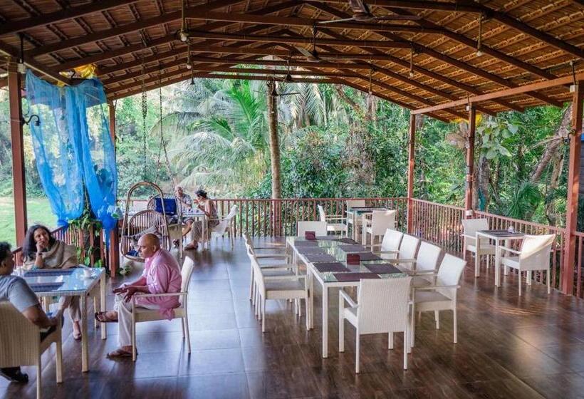 Kayaniv Resort