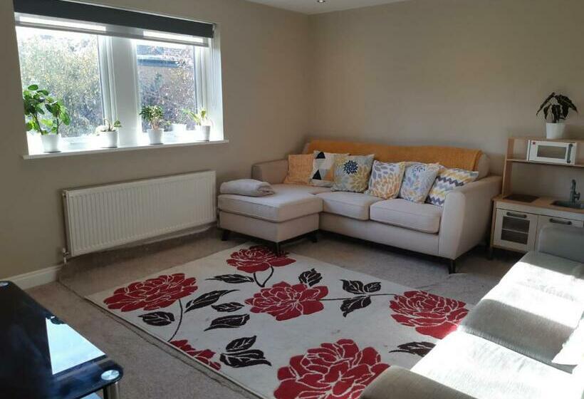 Пансион Beautiful Flat Ideally Located For Kew Gardens And Twickenham Stadium