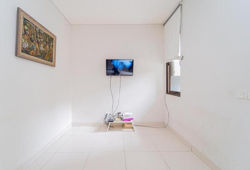 فندق صغير Apik Kamila Bsd