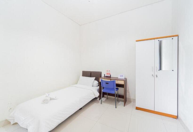 فندق صغير Apik Kamila Bsd