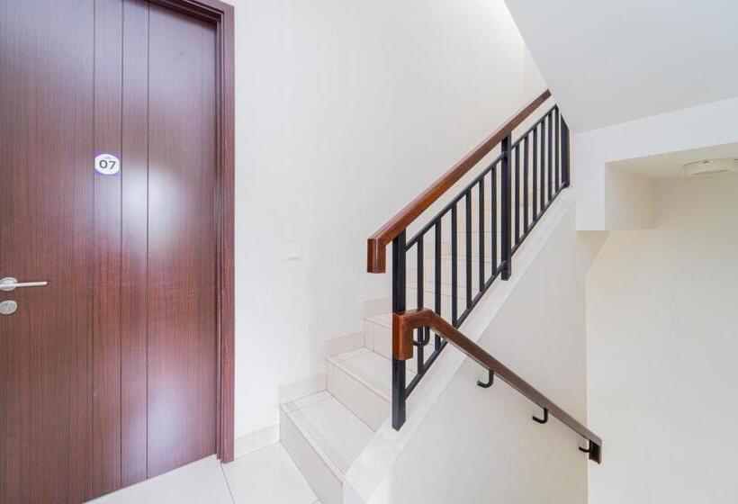 فندق صغير Apik Kamila Bsd