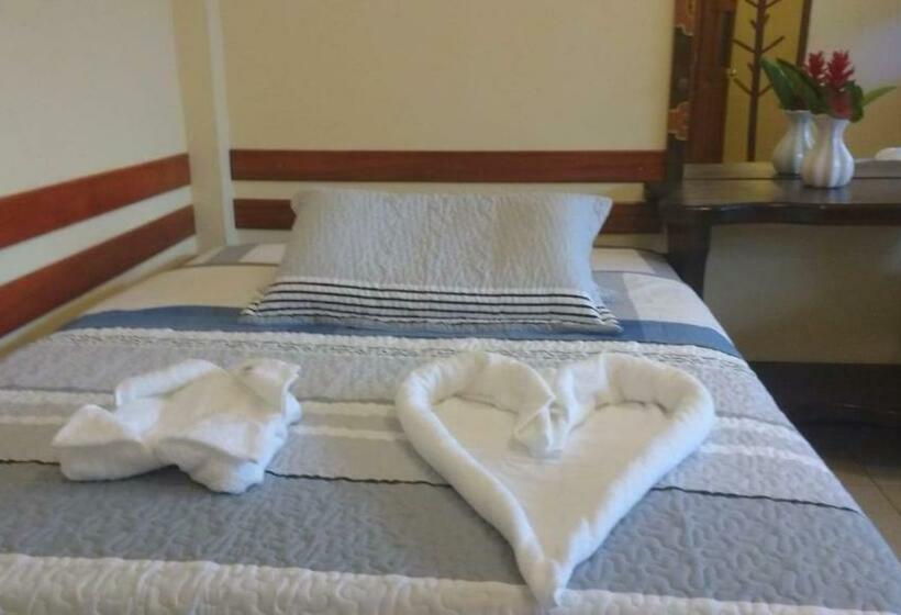 Общежитие Manu Amazon Lodge